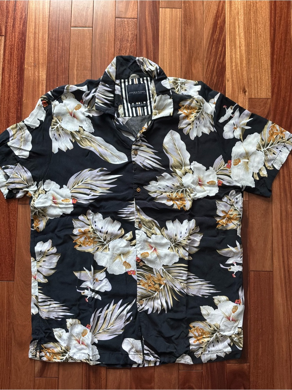 PRICE DROP! Denim & Flower Men’s Short-Sleeve Hawaiian Shirt
